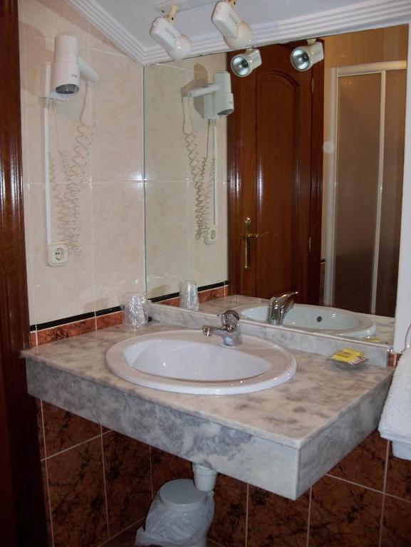 Hostal Virgen Del Villar Laguna de Duero Cameră foto